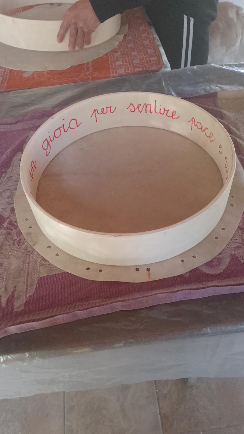 images/g-tamburi-beatriz/Madre-Terra-Libera-Tamburo-con-Beatriz-Nunez-2.jpg#joomlaImage://local-images/g-tamburi-beatriz/Madre-Terra-Libera-Tamburo-con-Beatriz-Nunez-2.jpg?width=800&height=1422