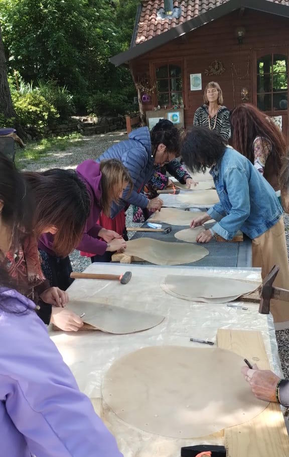 images/g-tamburi-beatriz/Madre-Terra-Libera-Tamburo-con-Beatriz-Nunez-22.jpg#joomlaImage://local-images/g-tamburi-beatriz/Madre-Terra-Libera-Tamburo-con-Beatriz-Nunez-22.jpg?width=576&height=909