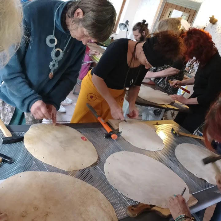 images/g-tamburi-beatriz/Madre-Terra-Libera-Tamburo-con-Beatriz-Nunez-23.jpg#joomlaImage://local-images/g-tamburi-beatriz/Madre-Terra-Libera-Tamburo-con-Beatriz-Nunez-23.jpg?width=720&height=720