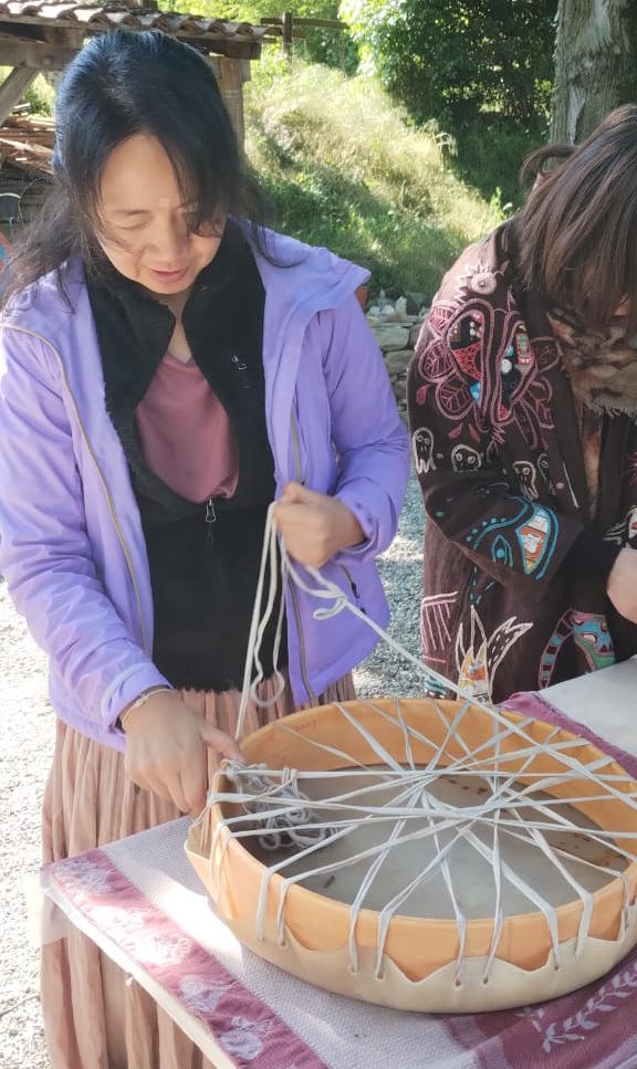 images/g-tamburi-beatriz/Madre-Terra-Libera-Tamburo-con-Beatriz-Nunez-26.jpg#joomlaImage://local-images/g-tamburi-beatriz/Madre-Terra-Libera-Tamburo-con-Beatriz-Nunez-26.jpg?width=576&height=967