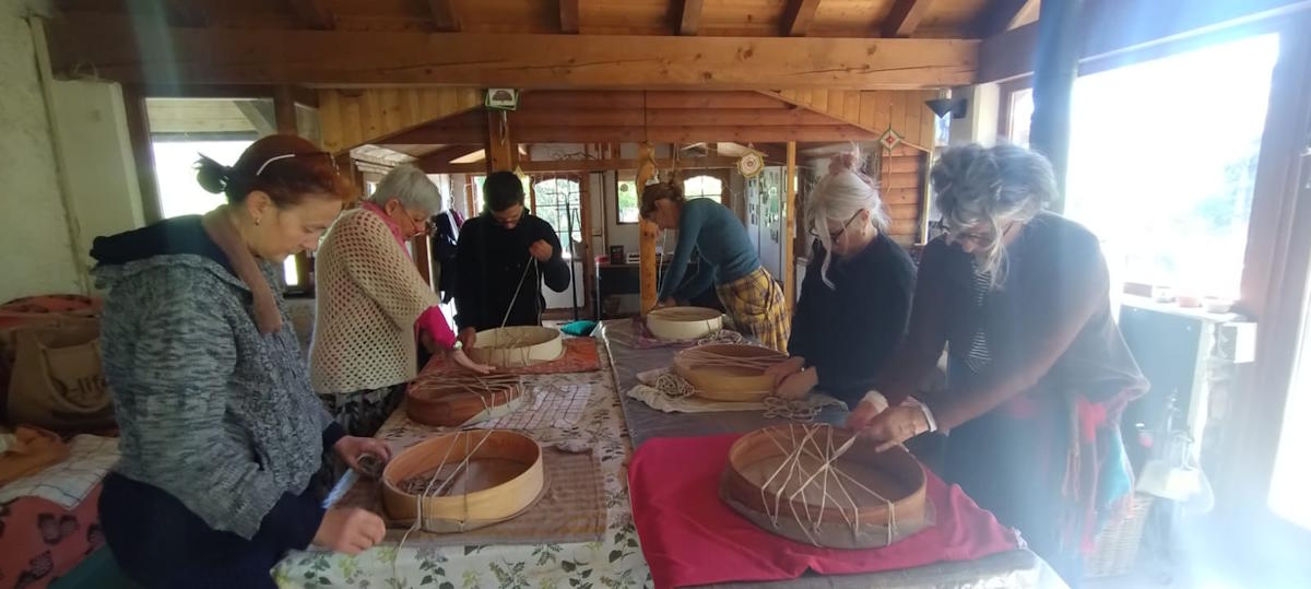 images/g-tamburi-beatriz/Madre-Terra-Libera-Tamburo-con-Beatriz-Nunez-5.jpg#joomlaImage://local-images/g-tamburi-beatriz/Madre-Terra-Libera-Tamburo-con-Beatriz-Nunez-5.jpg?width=1200&height=539