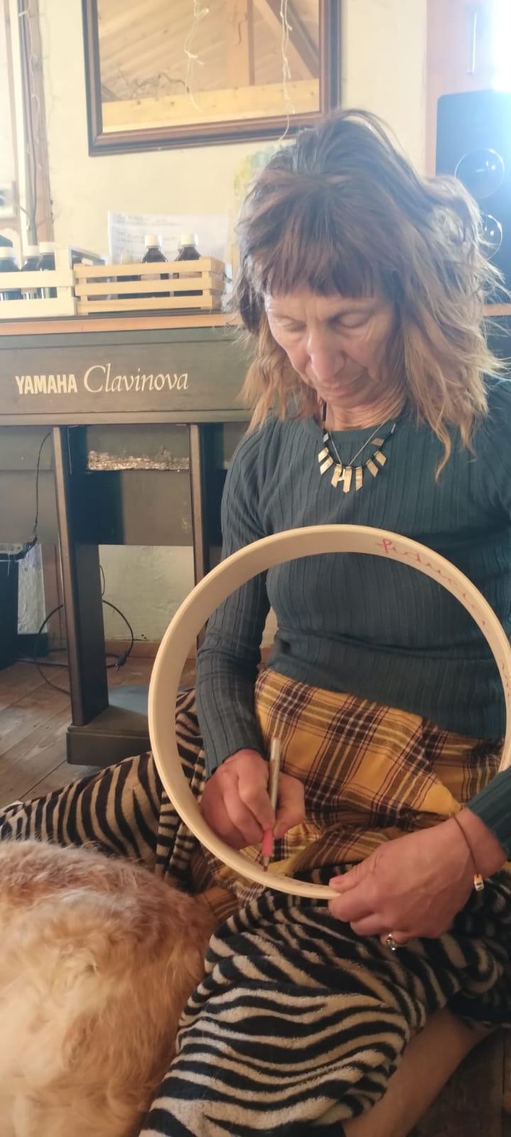 images/g-tamburi-beatriz/Madre-Terra-Libera-Tamburo-con-Beatriz-Nunez-6.jpg#joomlaImage://local-images/g-tamburi-beatriz/Madre-Terra-Libera-Tamburo-con-Beatriz-Nunez-6.jpg?width=720&height=1600