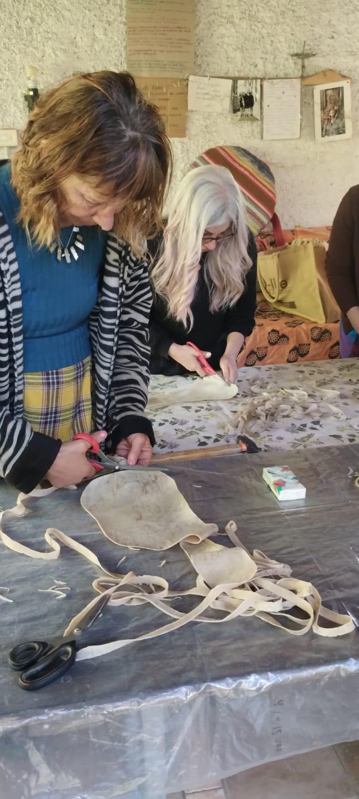 images/g-tamburi-beatriz/Madre-Terra-Libera-Tamburo-con-Beatriz-Nunez-7.jpg#joomlaImage://local-images/g-tamburi-beatriz/Madre-Terra-Libera-Tamburo-con-Beatriz-Nunez-7.jpg?width=720&height=1600